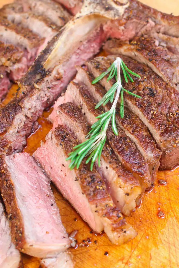 Un steak parfaitement tendre et juteux, coupé sans os.